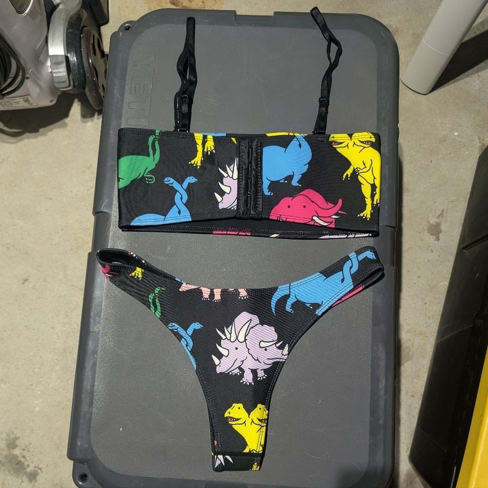 Bathing suit set - Picture 2 of 5